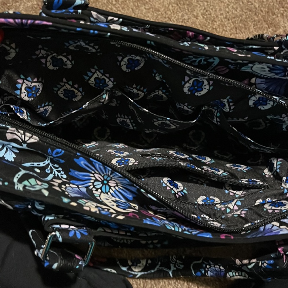 Vera Bradley Glenna Women’s satchel Bag in bramble pattern of 2018, now retired - Picture 12 of 12